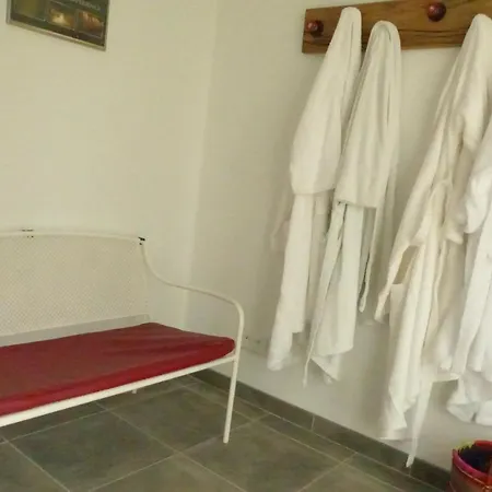 L'alambic De L'estuaire Nocleg ze śniadaniem 3*